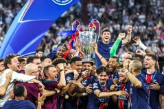 穆里尼奥引援策略：切尔西曼联高价签约背后的辉煌与争议