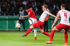 皇马赛季首败！西甲联赛巴塞罗那对阵皇家社会关键对决回顾